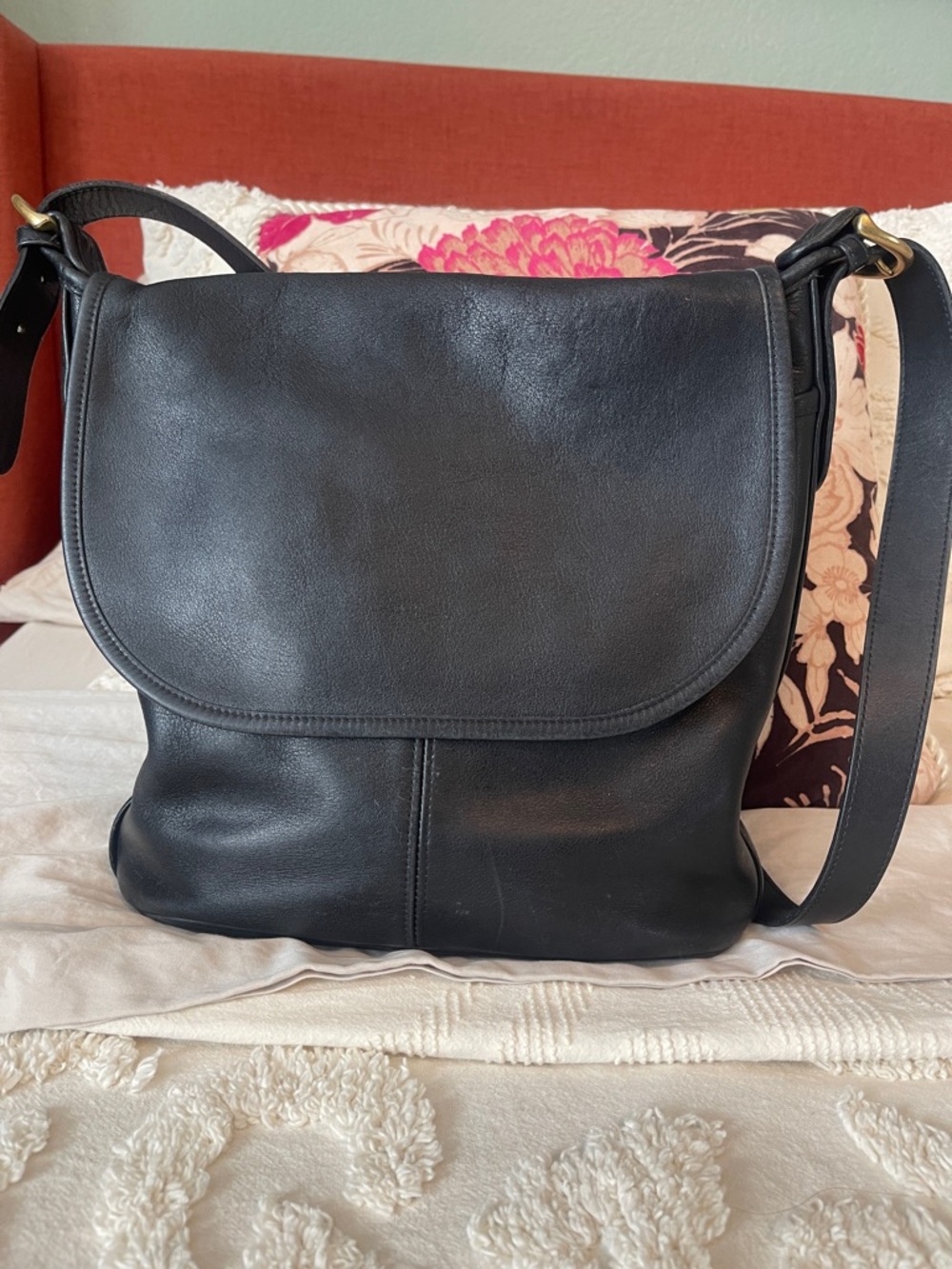 Vintage Coach Lightweight Whitney Bag.